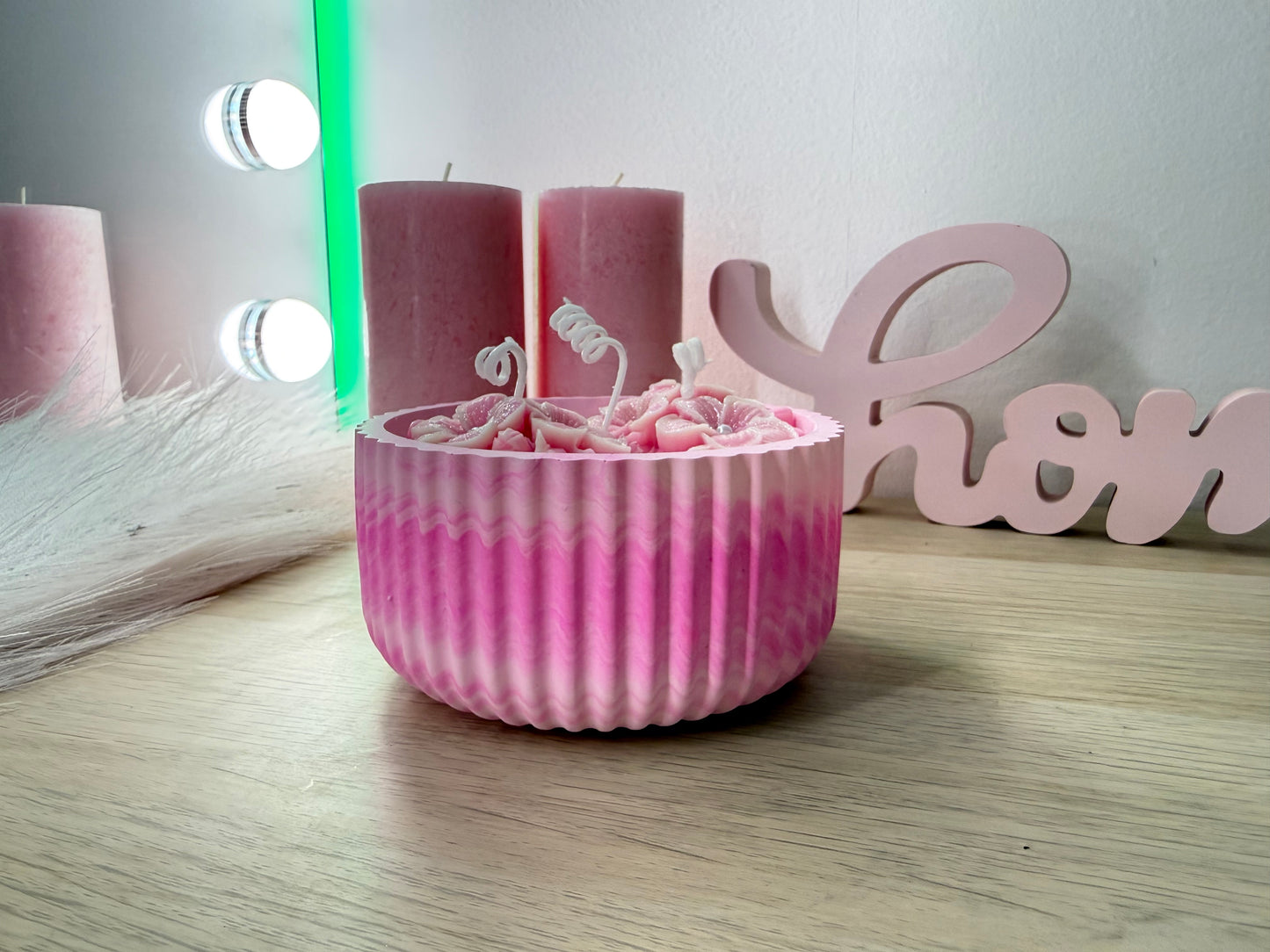 Handgegossene Blütenkerze in Rosé – moderne Deko & besondere Geschenkidee – personalisierbares Geschenk