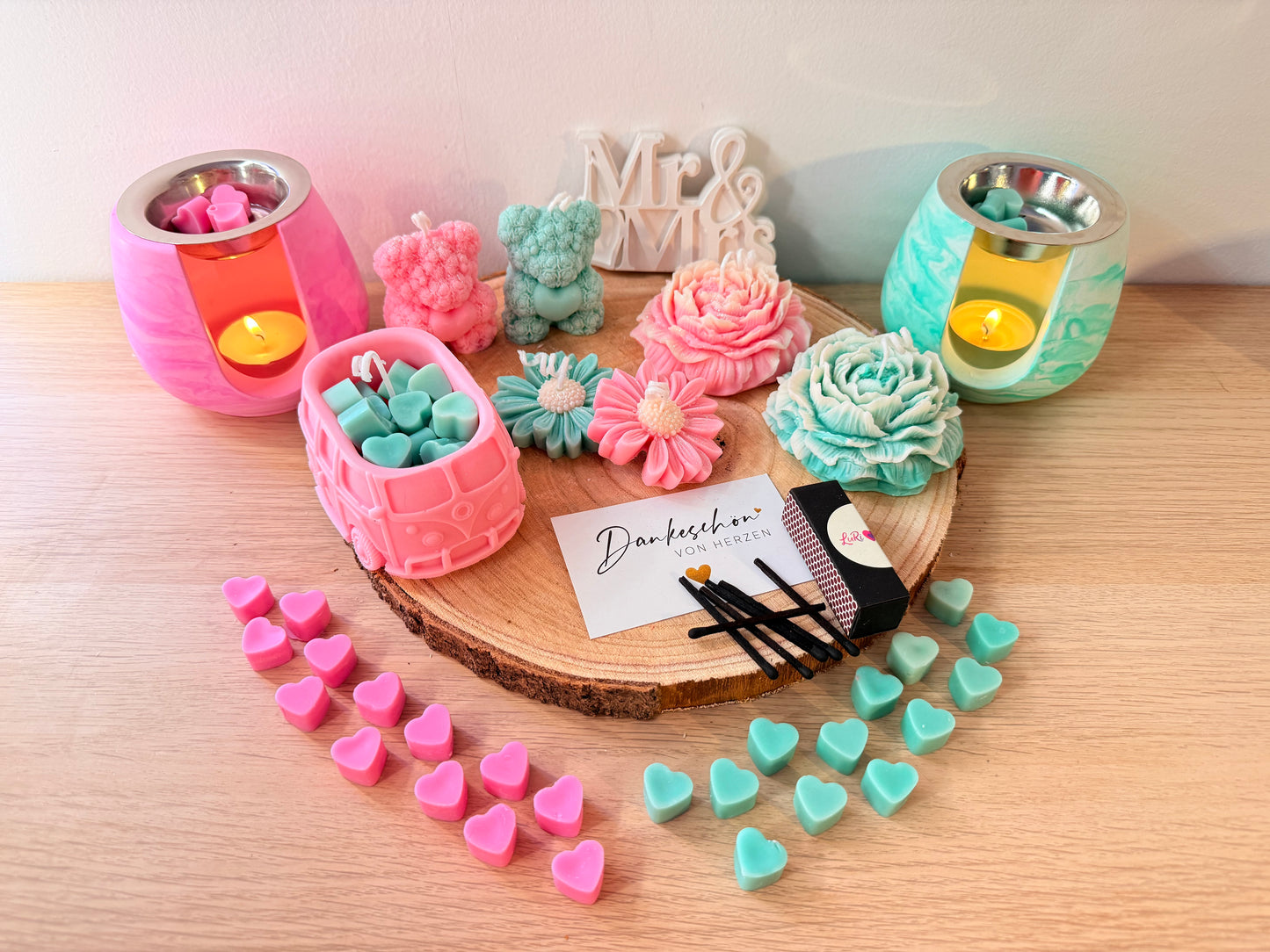 Geschenkbox Hochzeit / Liebe -  mit Duftwachsschmelzer, Duftkerzen, Dekoschild und liebevollen Dekokerzen und Duftmelts