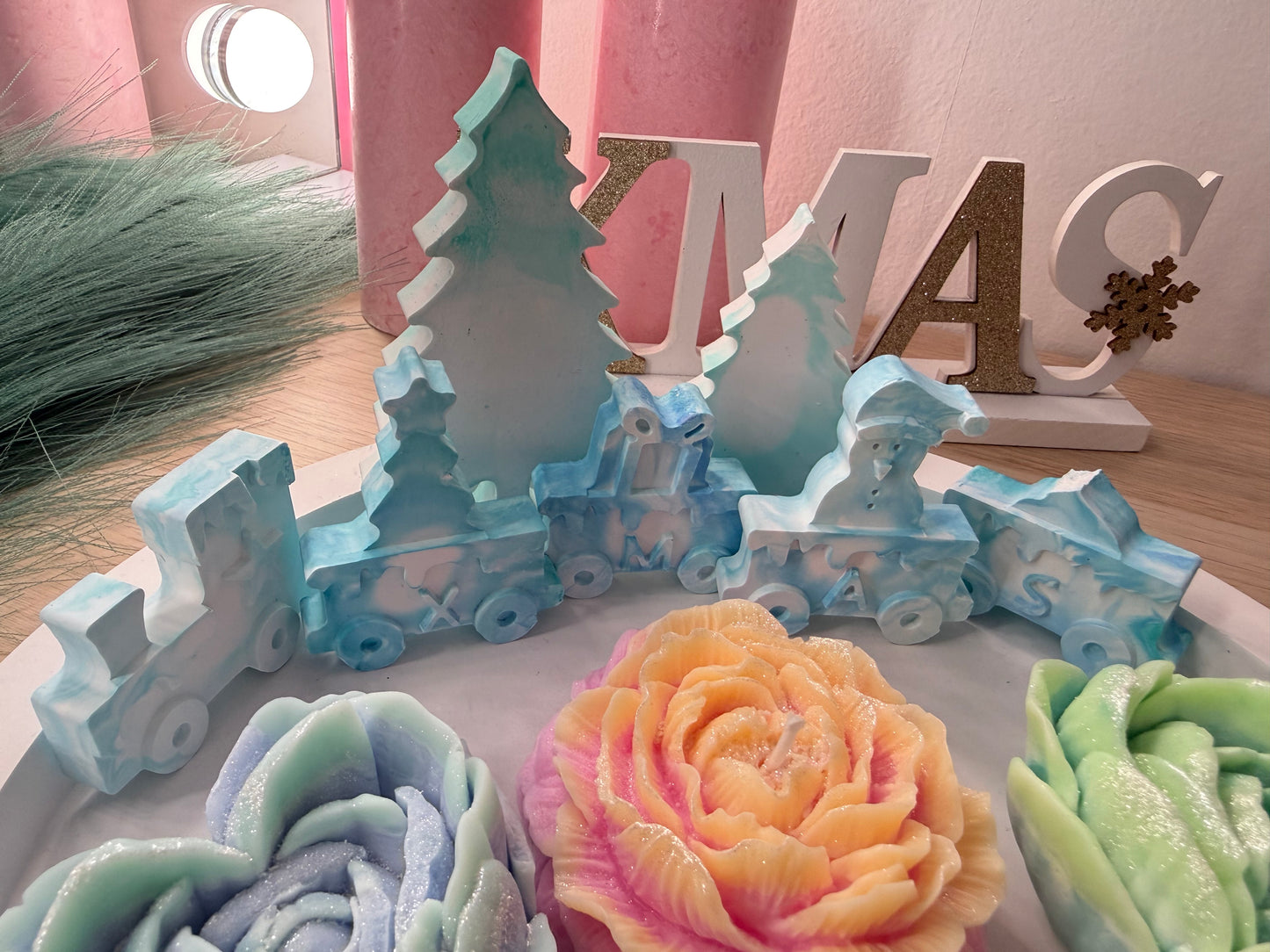 Weihnachts-Deko „Fest der Liebe“ – Handgemachtes Arrangement mit Teelicht – personalisierbare Winterdekoration – handgemacht, personalisierbar, hochwertige Deko