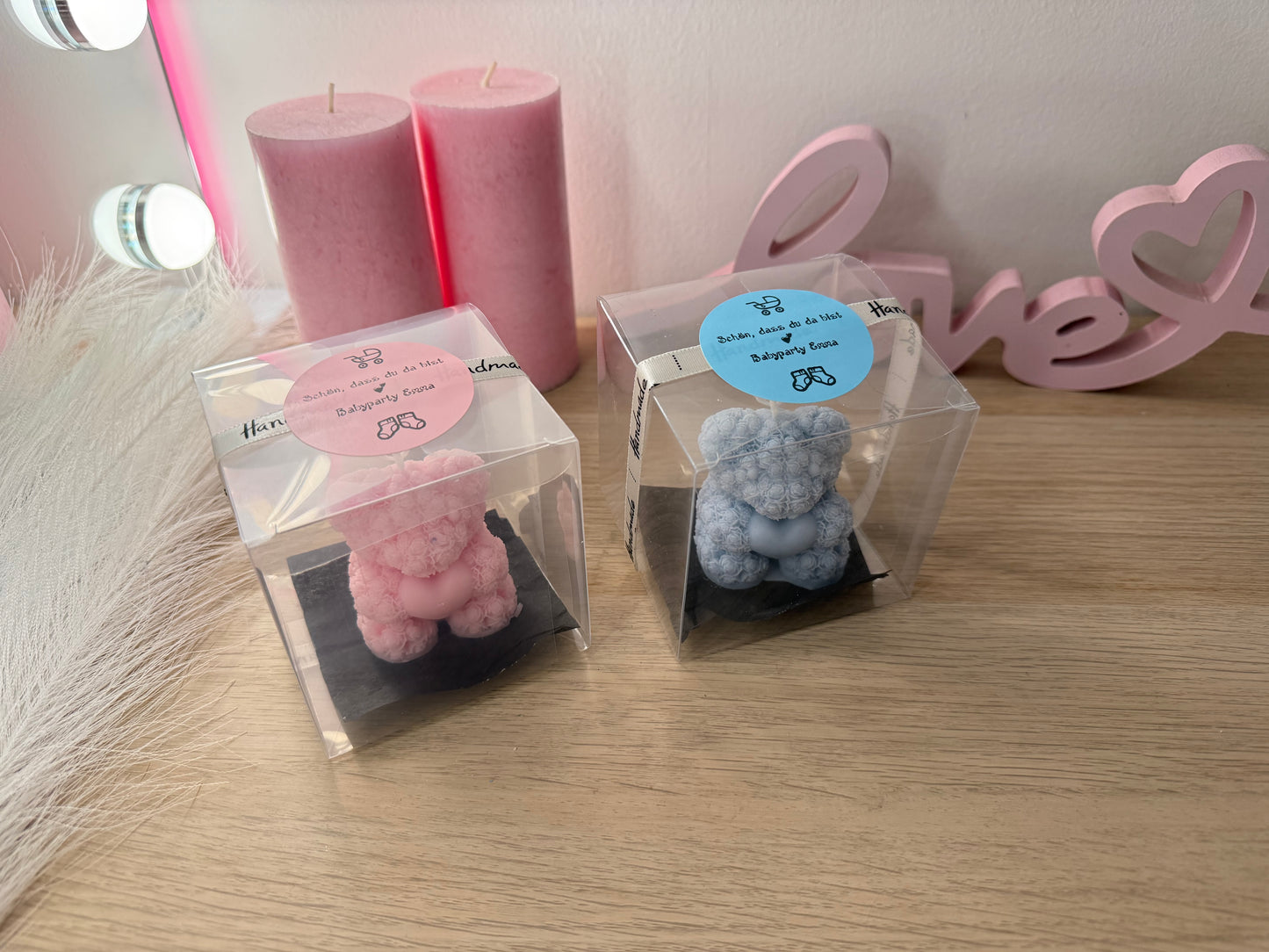 Rosa Teddy Kerze als Babyshower Gastgeschenk, handgemacht in Geschenkbox
