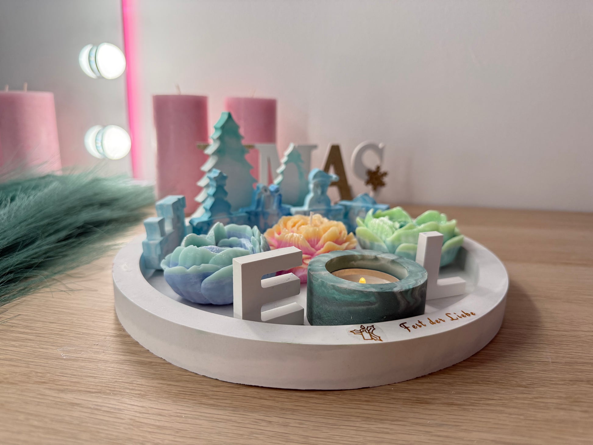 Weihnachts-Deko „Fest der Liebe“ – Handgemachtes Arrangement mit Teelicht – personalisierbare Winterdekoration – handgemacht, personalisierbar, hochwertige Deko