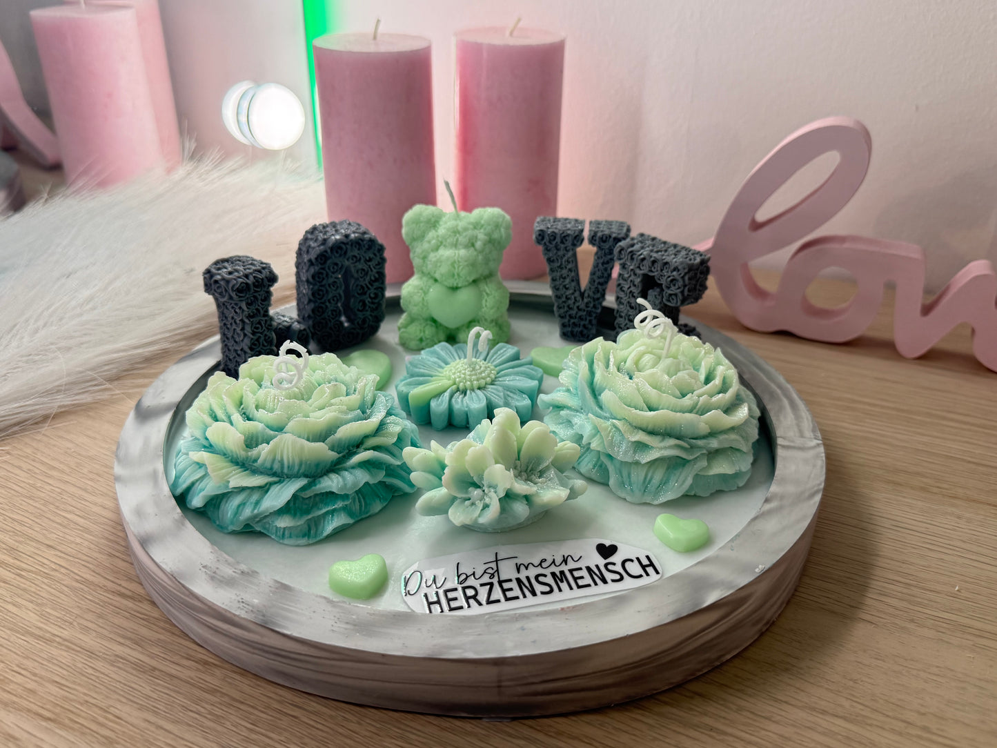 Personalisierbarer Dekoteller XXL aus der LOVE Kollektion mit 3D-Design