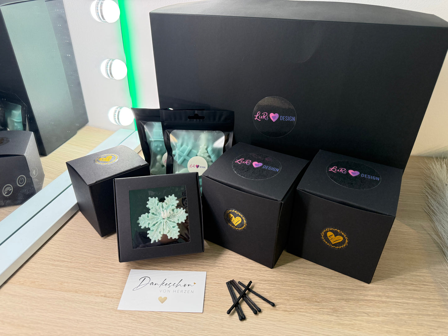 Weihnachtsgeschenkbox – mit Duftwachsschmelzer, Duftkerzen, weihnachtliche Dekokerzen und Duftmelts