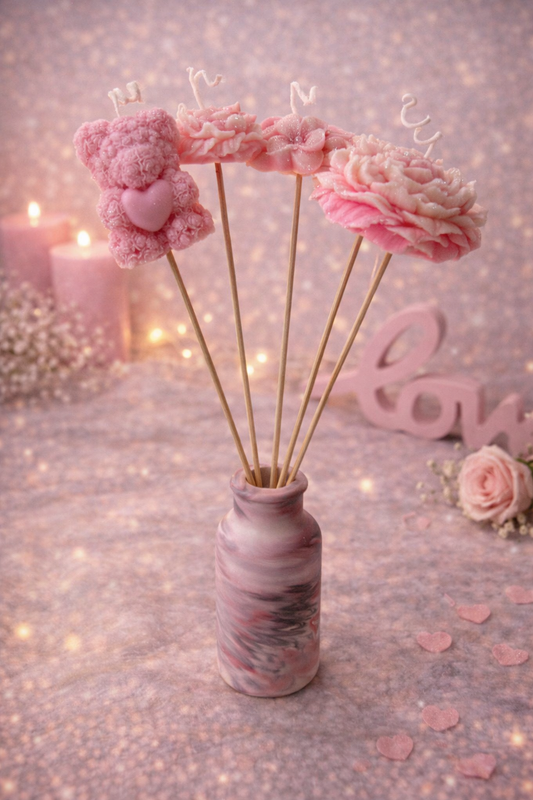 Romantische handgemachte Kerzenblumen und Bären auf Stäben in Vase – dekoratives Geschenk für Hochzeit, Valentinstag oder besondere Anlässe