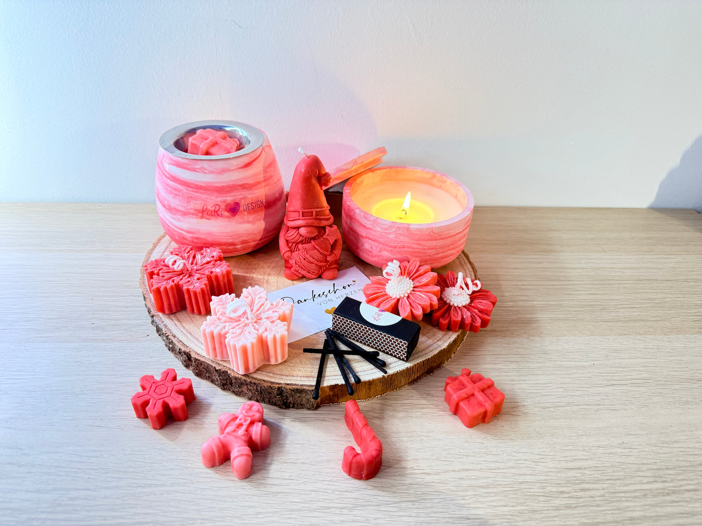 Weihnachtsgeschenkbox – mit Duftwachsschmelzer, Duftkerzen, weihnachtliche Dekokerzen und Duftmelts