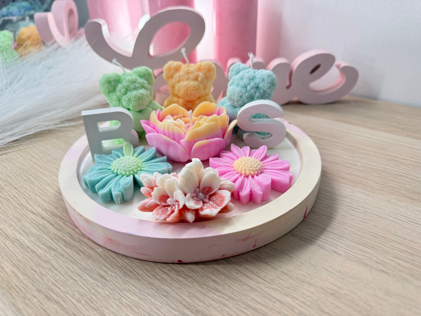 Handgemachte Deko-Kerzen – moderne Blumen & Bären | Geschenkidee für Hochzeit, Pärchen & Jubiläum – personalisierbares Geschenk – handgemacht, personalisierbar, hochwertige Deko