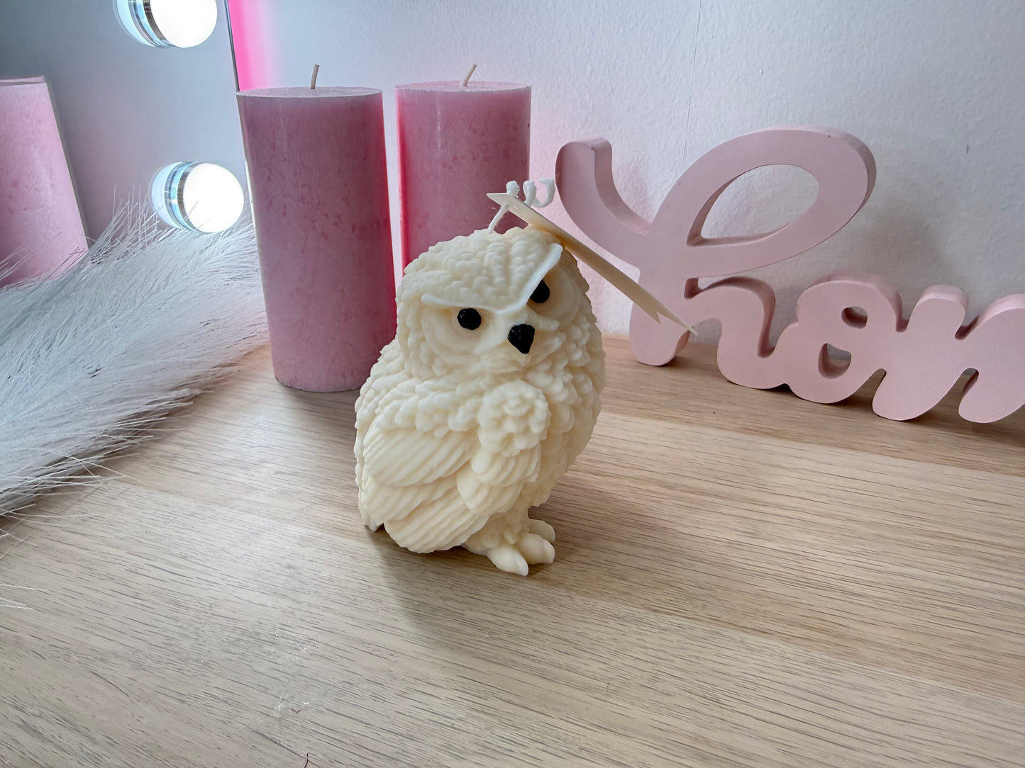 Handgefertigte Eulenfigur aus Sojawachs – 9 cm hoch, 8 cm breit – dekorative Kunstkerze