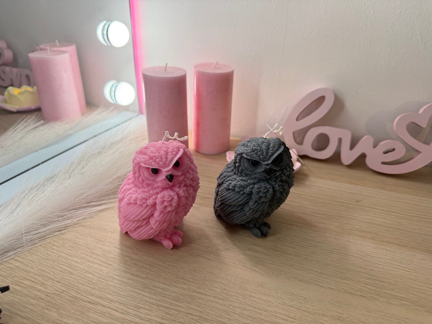 Handgefertigte Eulenfigur aus Sojawachs – 9 cm hoch, 8 cm breit – dekorative Kunstkerze