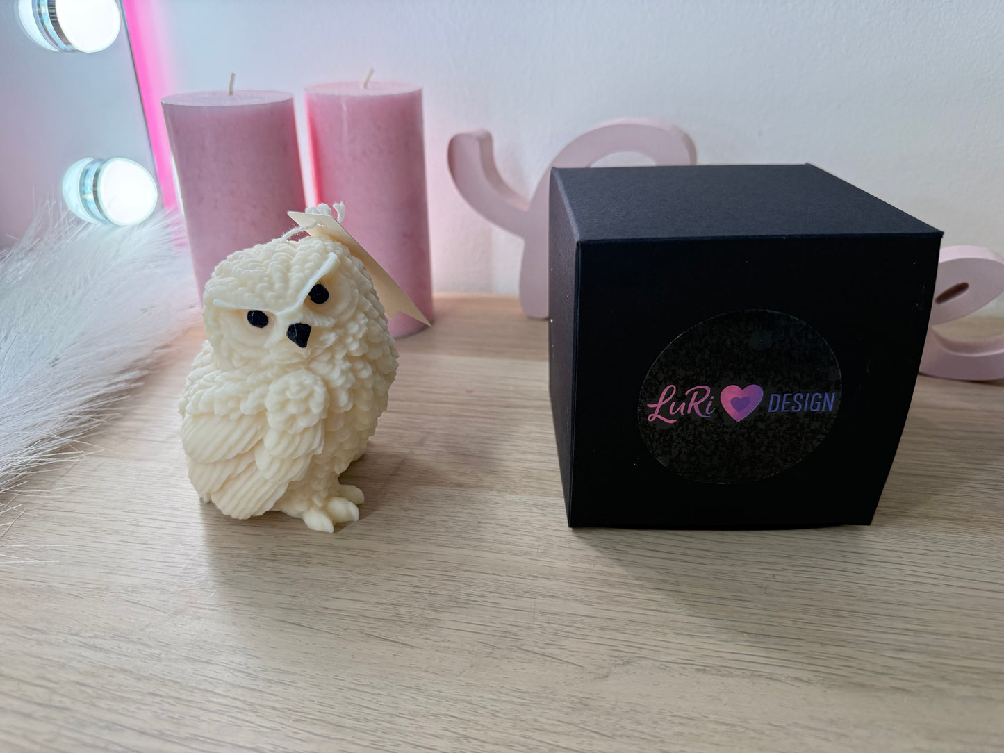 Handgefertigte Eulenfigur aus Sojawachs – 9 cm hoch, 8 cm breit – dekorative Kunstkerze