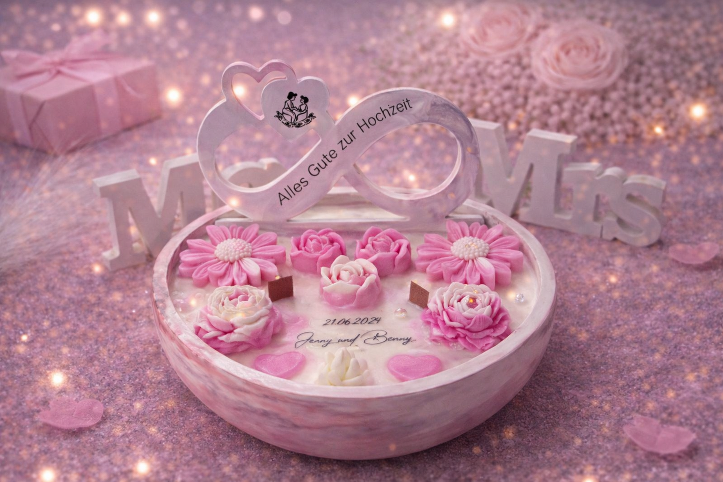 Personalisierte Hochzeitskerze mit Namen Jenny und Benny, Datum und Blumen auf Tablett, romantisches handgemachtes Geschenk zur Hochzeit oder Verlobung