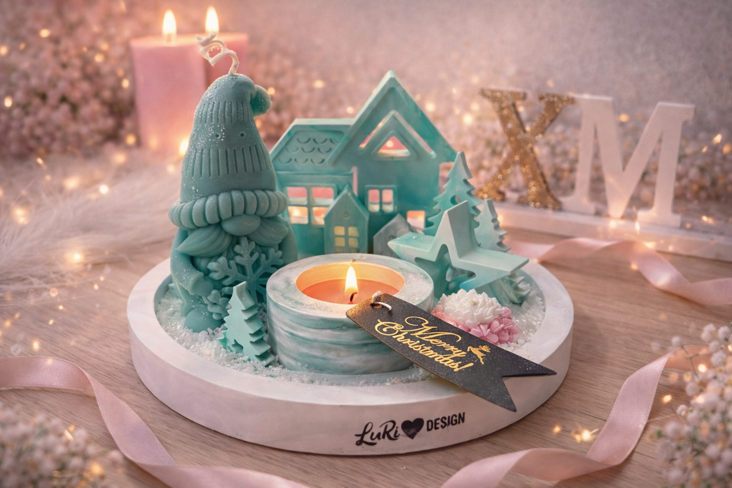 Handgemachtes Weihnachtsgeschenk mit Kerzen – romantische Winter Deko mit Wichtel, Haus und Teelicht im Geschenkstil