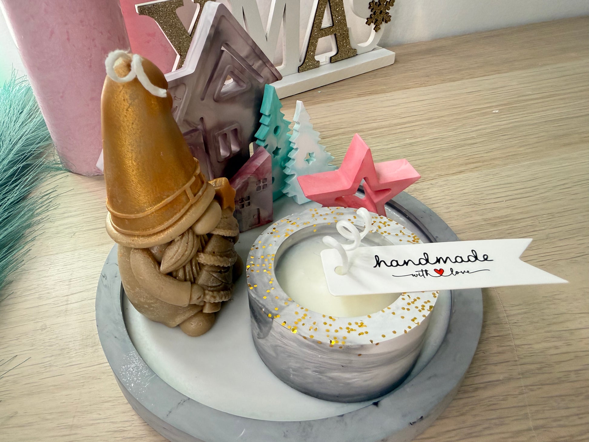 Kleines Winter-Deko-Set mit Wichtelkerze & Minihäusern – handgegossen aus Gips & Sojawachs – personalisierbare Winterdekoration – handgemacht, personalisierbar, hochwertige Deko