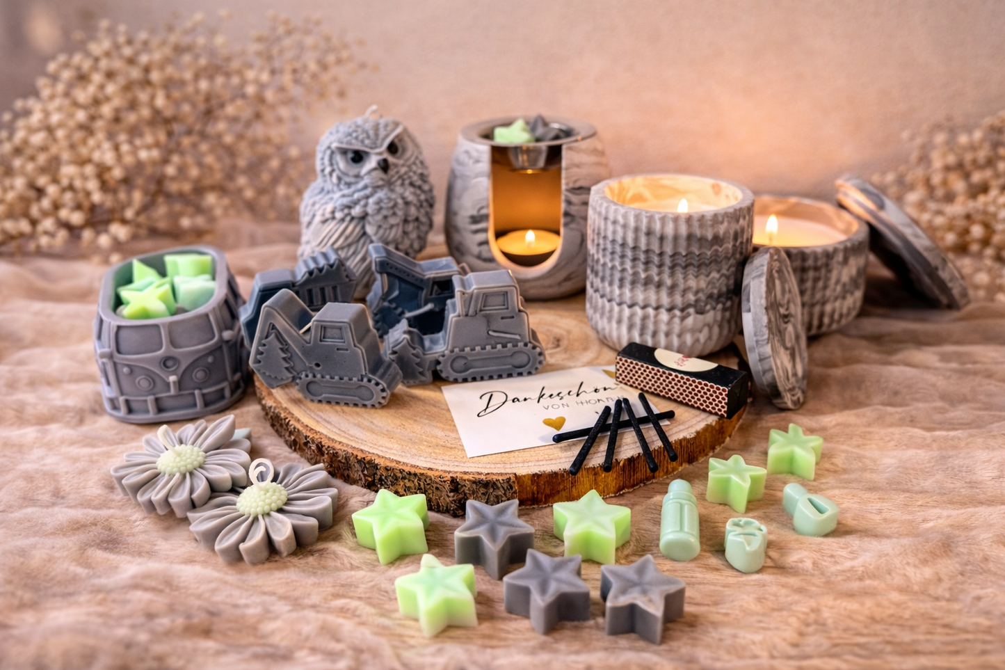 Handgemachtes Kerzen Arrangement mit Bagger Motiven, Duftkerzen und Wax Melts als kreatives Geschenk für Kinder oder besondere Anlässe