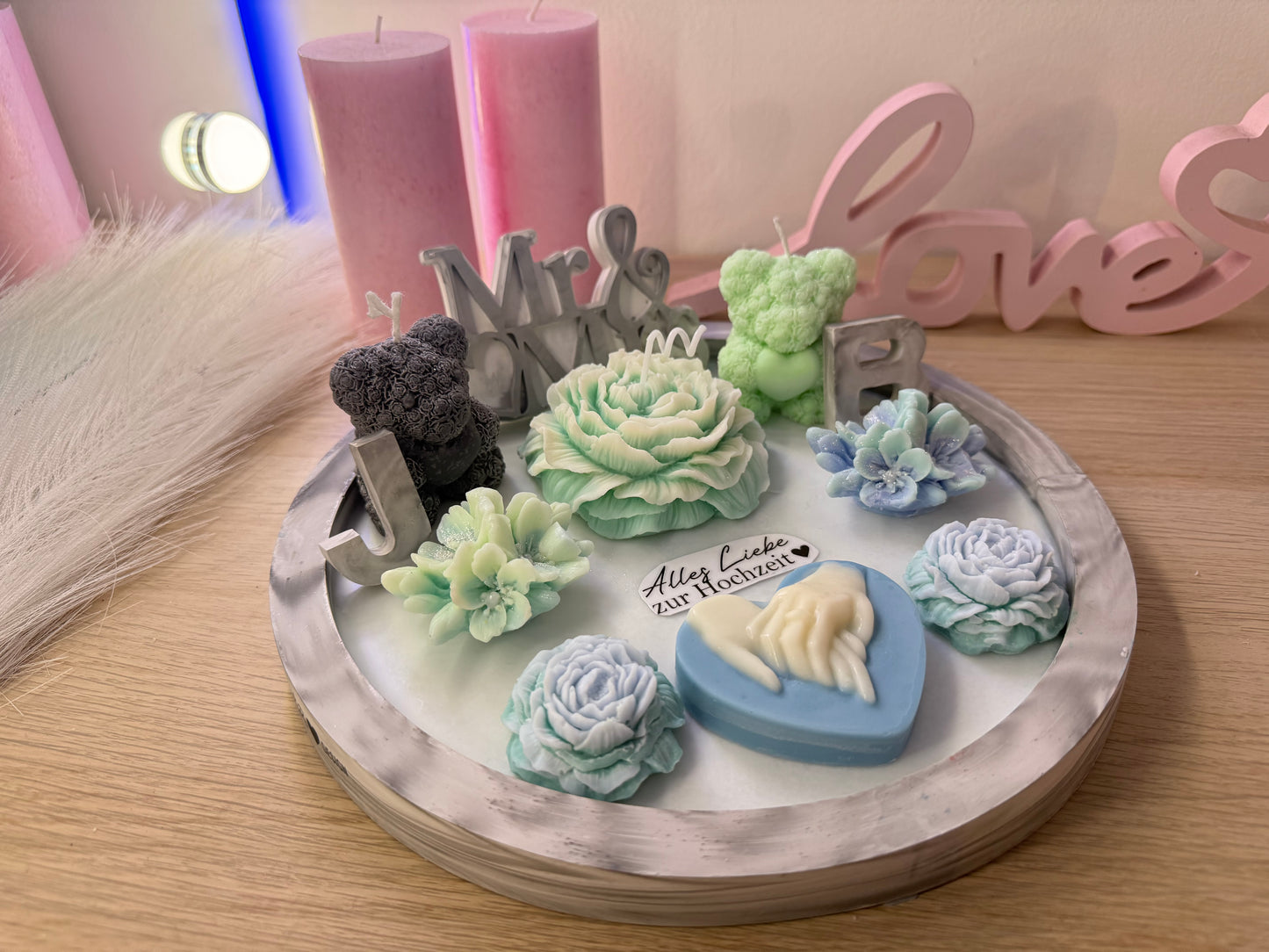 Hochzeits-Dekoteller XXL aus Gips & Sojawachs – exklusives Design mit Blüten & Mr & Mrs