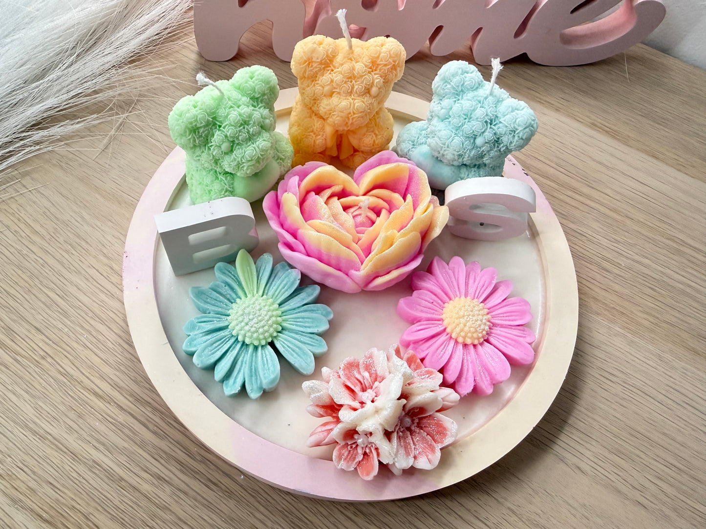 Handgemachte Deko-Kerzen – moderne Blumen & Bären | Geschenkidee für Hochzeit, Pärchen & Jubiläum – personalisierbares Geschenk – handgemacht, personalisierbar, hochwertige Deko