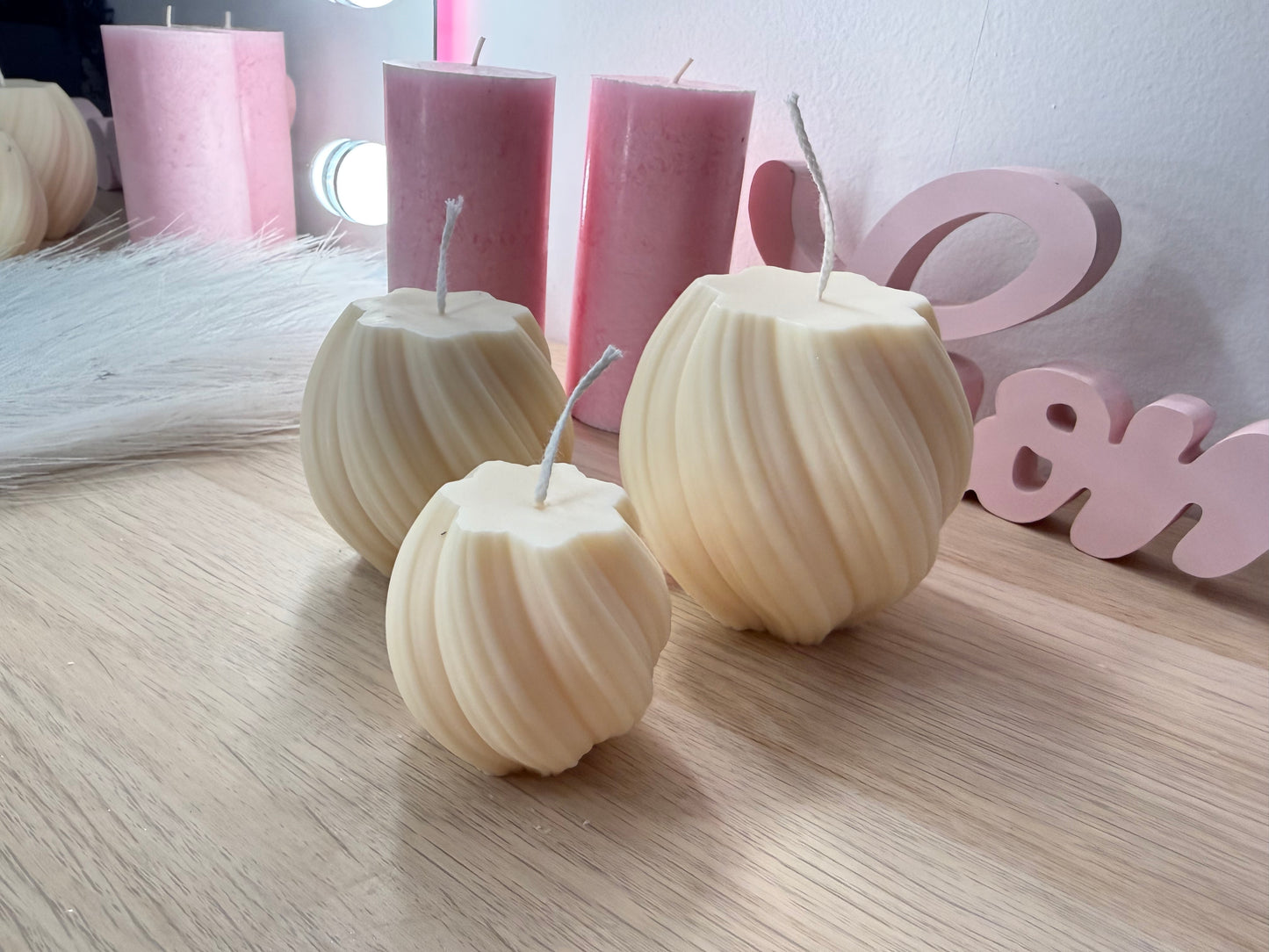 Luxury Swirl Candle Set – 3 Sizes (5.5 cm • 7 cm • 8.5 cm) – Hand-Poured & Gift-Packaged