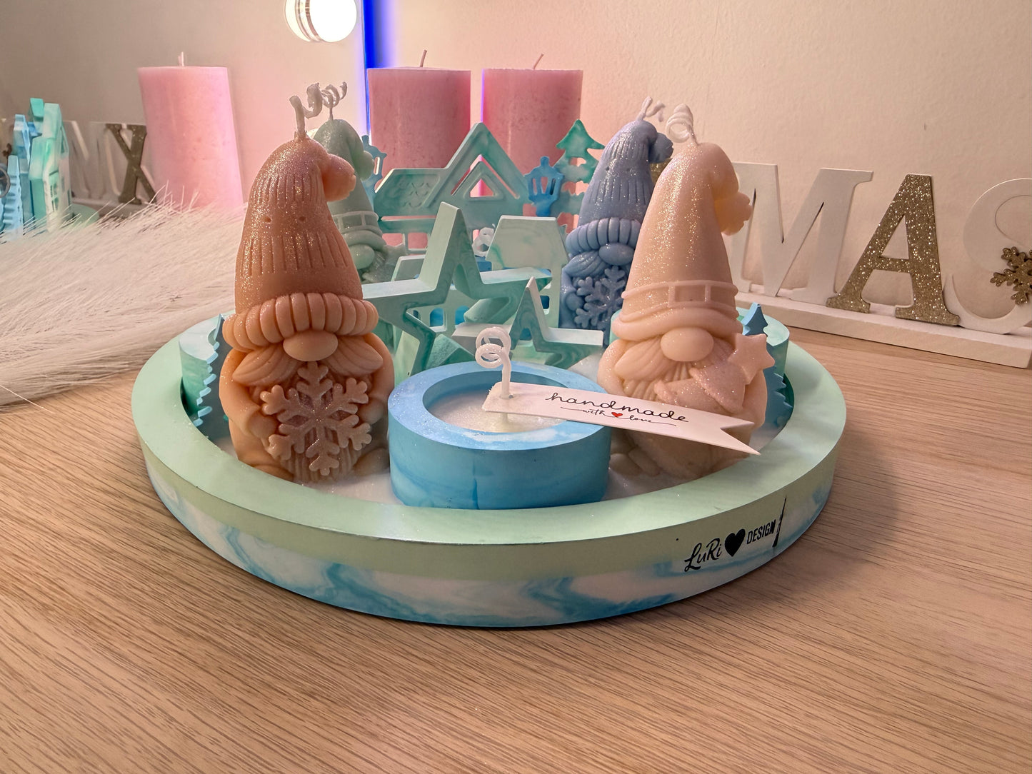 Handgegossenes Winter-Dekoarrangement mit Wichteln XXL – modernes Weihnachtsdesign für Zuhause – personalisierbare Winterdekoration