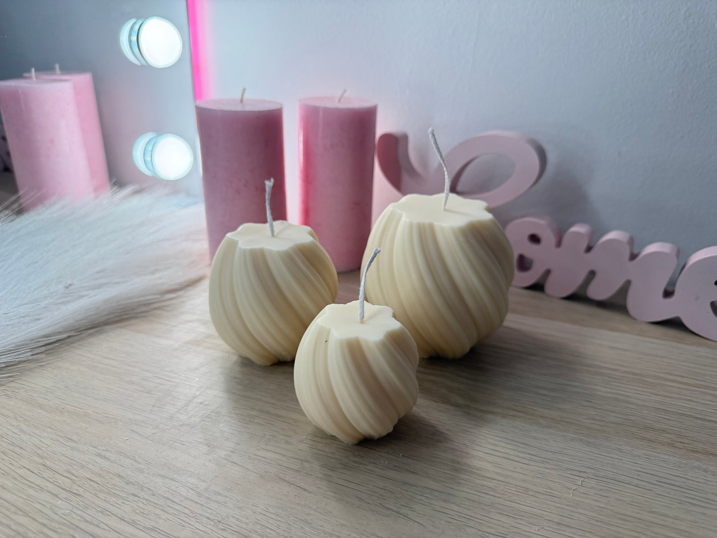 Luxury Swirl Candle Set – 3 Sizes (5.5 cm • 7 cm • 8.5 cm) – Hand-Poured & Gift-Packaged