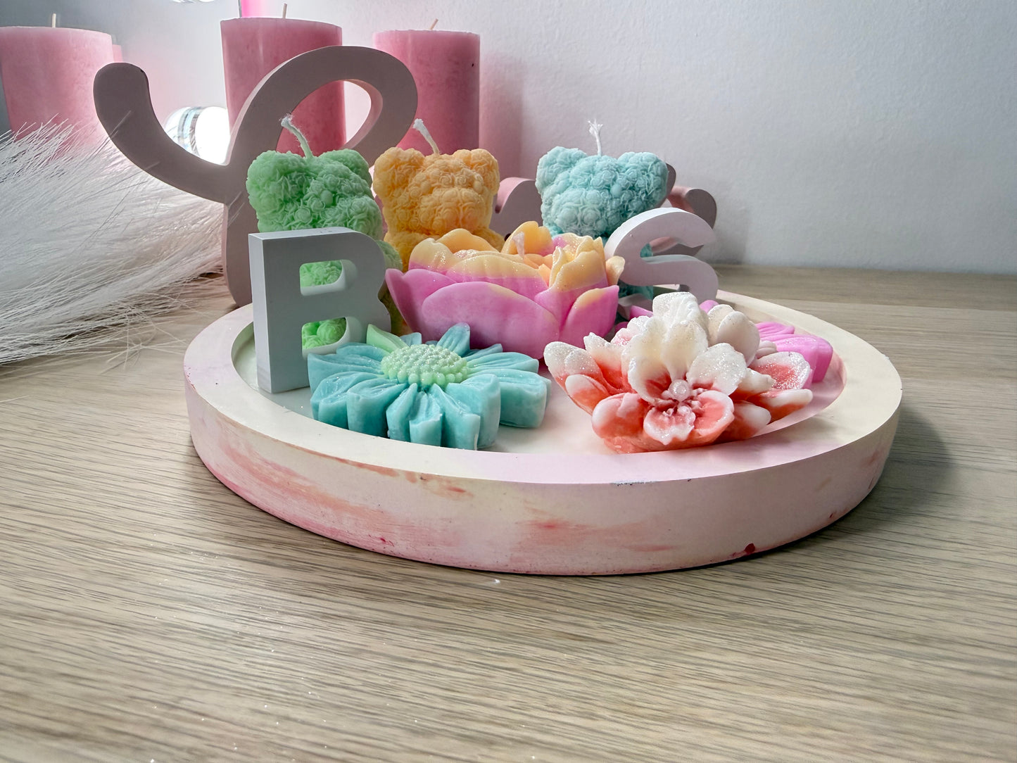 Handgemachte Deko-Kerzen – moderne Blumen & Bären | Geschenkidee für Hochzeit, Pärchen & Jubiläum – personalisierbares Geschenk – handgemacht, personalisierbar, hochwertige Deko