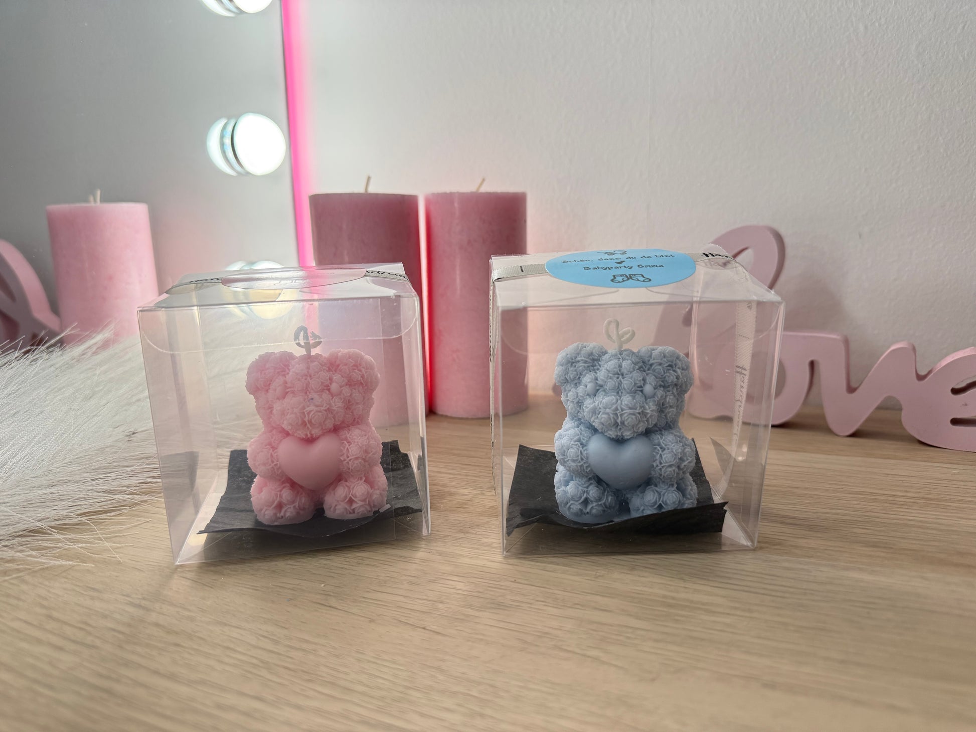 Baby Party Gastgeschenk Teddy Kerze in Geschenkbox, personalisierbarer Sticker mit Name und Datum