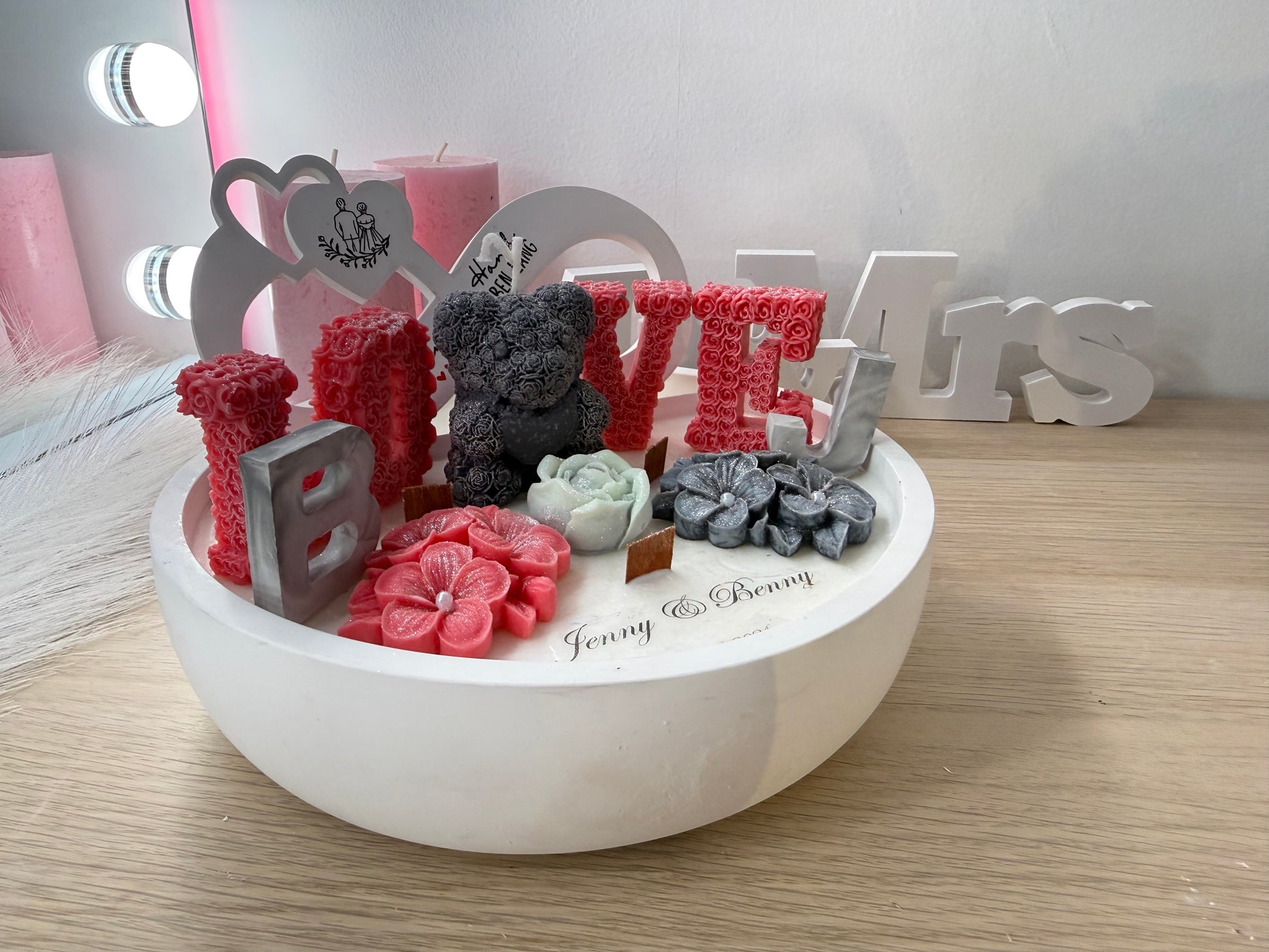 Personalisierte Liebesschale mit „LOVE“-Design – Handgefertigtes Geschenk zur Hochzeit oder zum Jahrestag – handgemacht, personalisierbar, hochwertige Deko