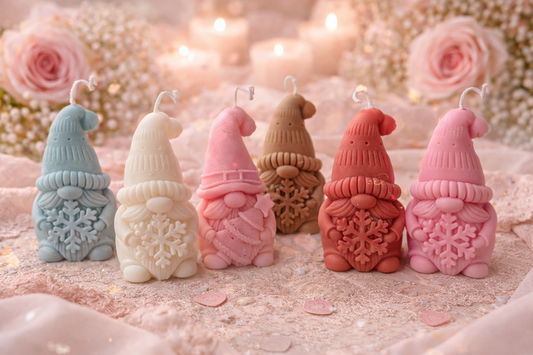 Handgemachte Wichtel Kerzen im Set in Pastellfarben – romantische Deko Kerzen als Geschenkidee für Weihnachten, Winterdeko oder besondere Anlässe