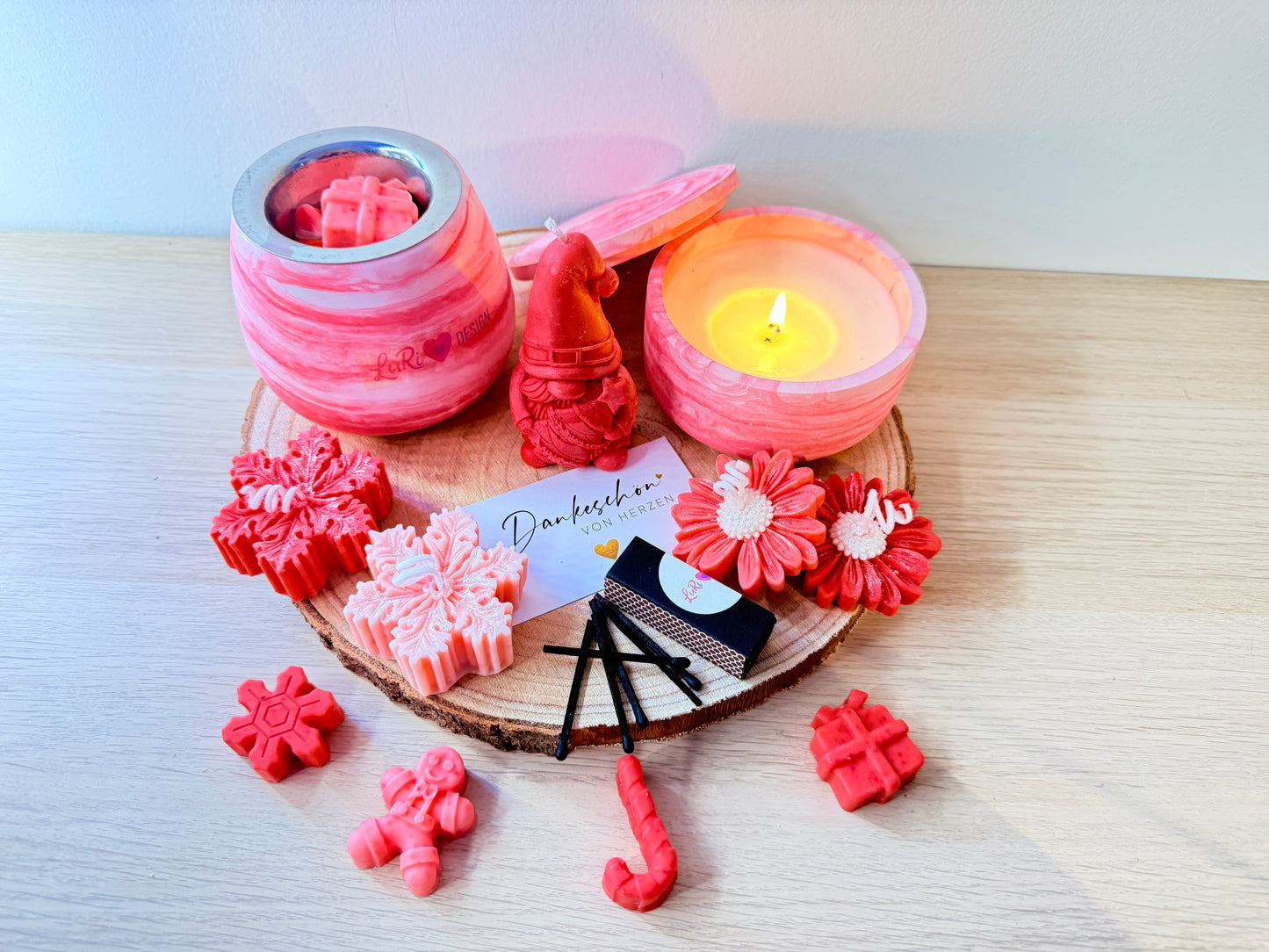 Weihnachtsgeschenkbox – mit Duftwachsschmelzer, Duftkerzen, weihnachtliche Dekokerzen und Duftmelts