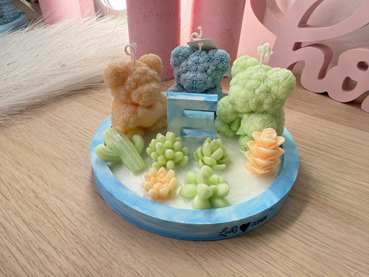 Mini-Deko-Tablett „Teddy Love“ – Handgemacht aus Gips & Sojawachs (15 cm) – personalisierbares Geschenk