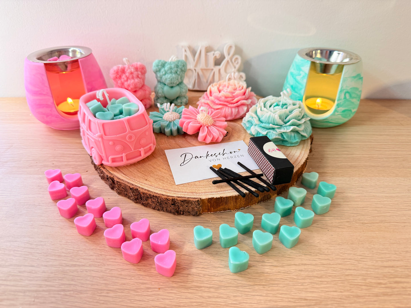 Geschenkbox Hochzeit / Liebe -  mit Duftwachsschmelzer, Duftkerzen, Dekoschild und liebevollen Dekokerzen und Duftmelts