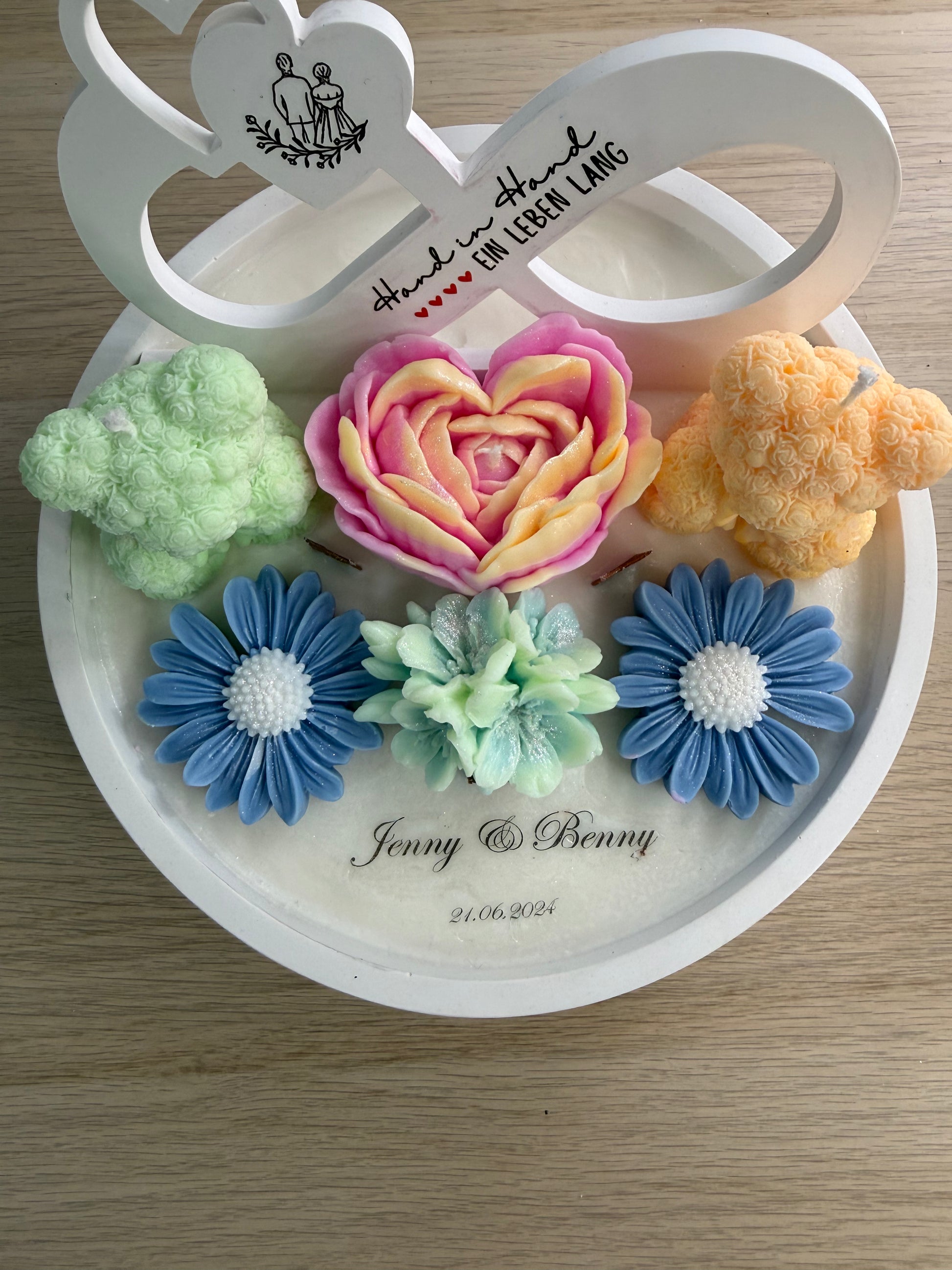 Handgegossene Gips-Schale mit Blüten und Bären – edles Hochzeitsgeschenk, personalisierbar – handgemacht, personalisierbar, hochwertige Deko