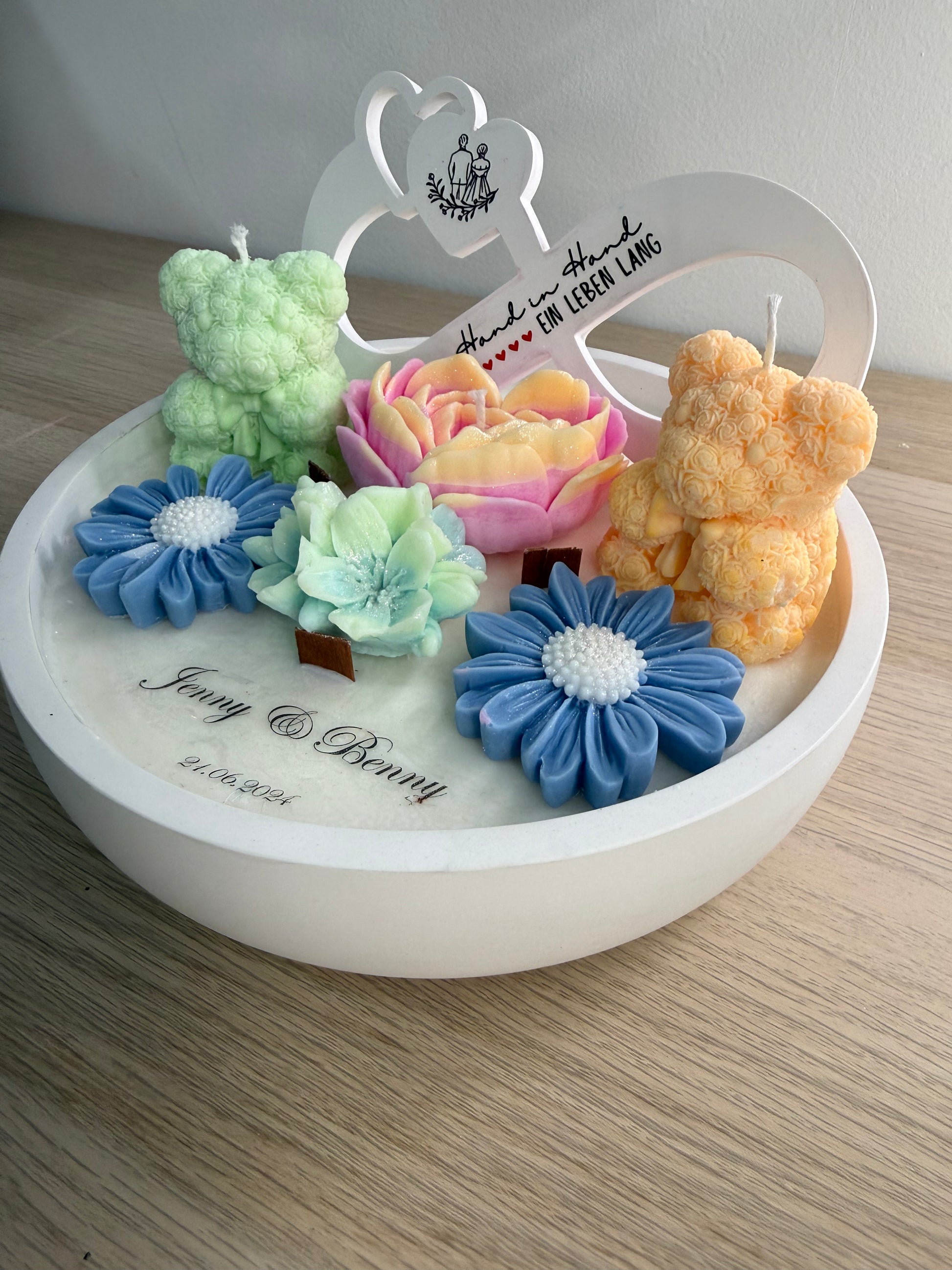 Handgegossene Gips-Schale mit Blüten und Bären – edles Hochzeitsgeschenk, personalisierbar – handgemacht, personalisierbar, hochwertige Deko