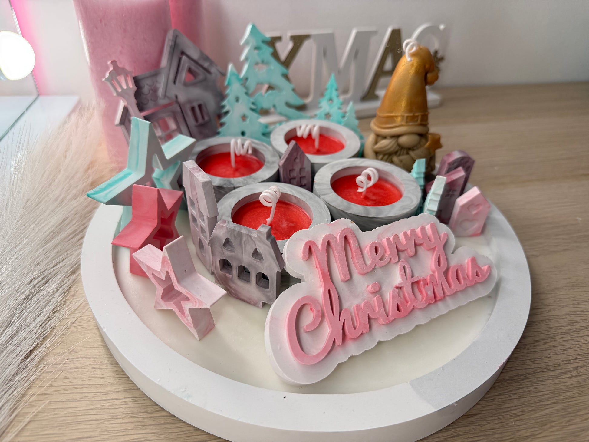 Weihnachtliche Kerzenlandschaft in Marmoroptik – handgegossene Adventsdeko im modernen Stil – personalisierbare Winterdekoration – handgemacht, personalisierbar, hochwertige Deko