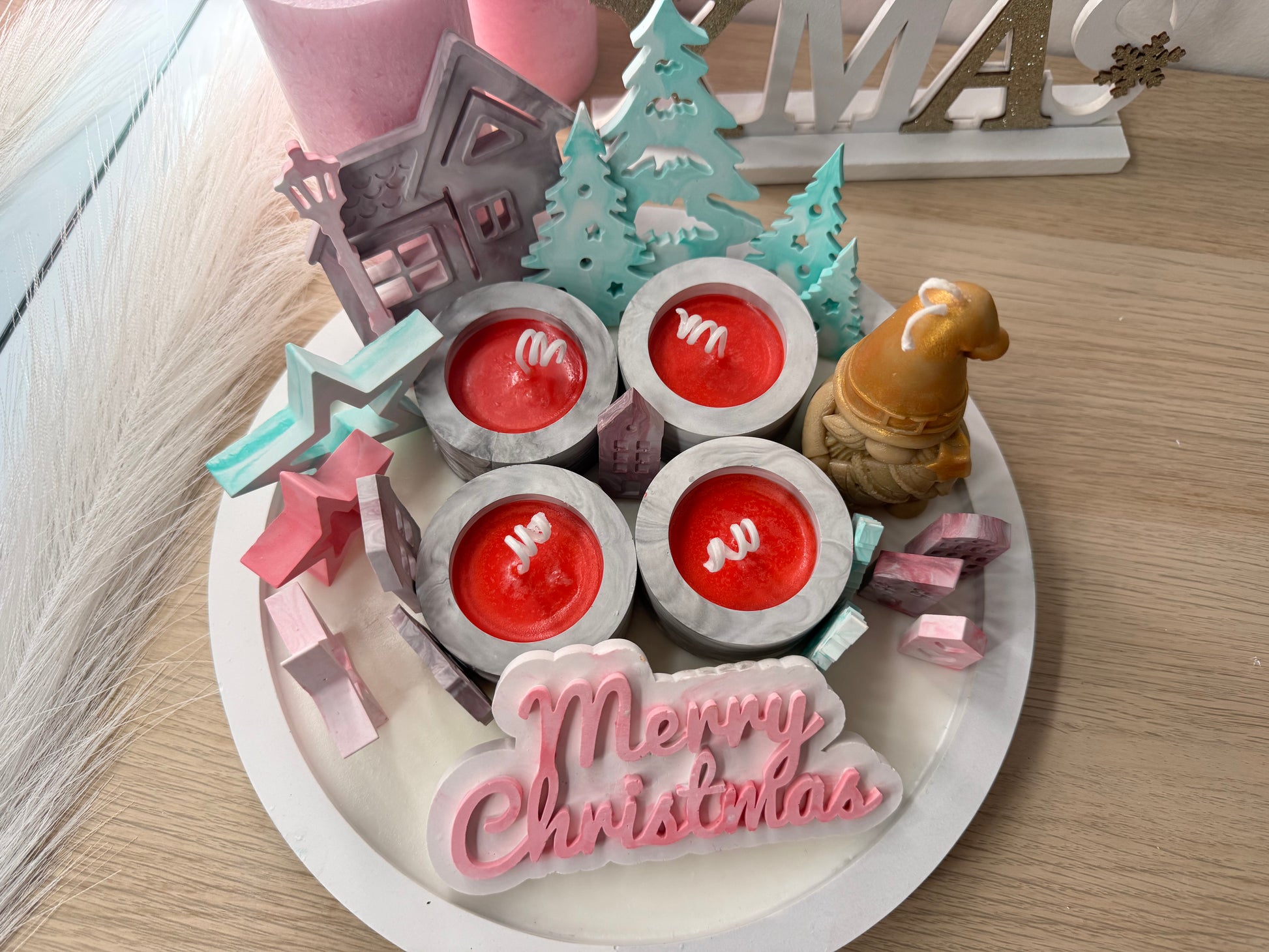 Weihnachtliche Kerzenlandschaft in Marmoroptik – handgegossene Adventsdeko im modernen Stil – personalisierbare Winterdekoration – handgemacht, personalisierbar, hochwertige Deko