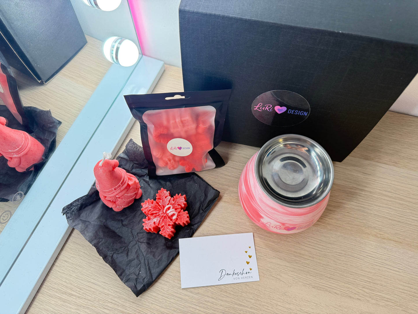 Weihnachtsgeschenkbox – mit Duftwachsschmelzer, Duftkerzen, weihnachtliche Dekokerzen und Duftmelts