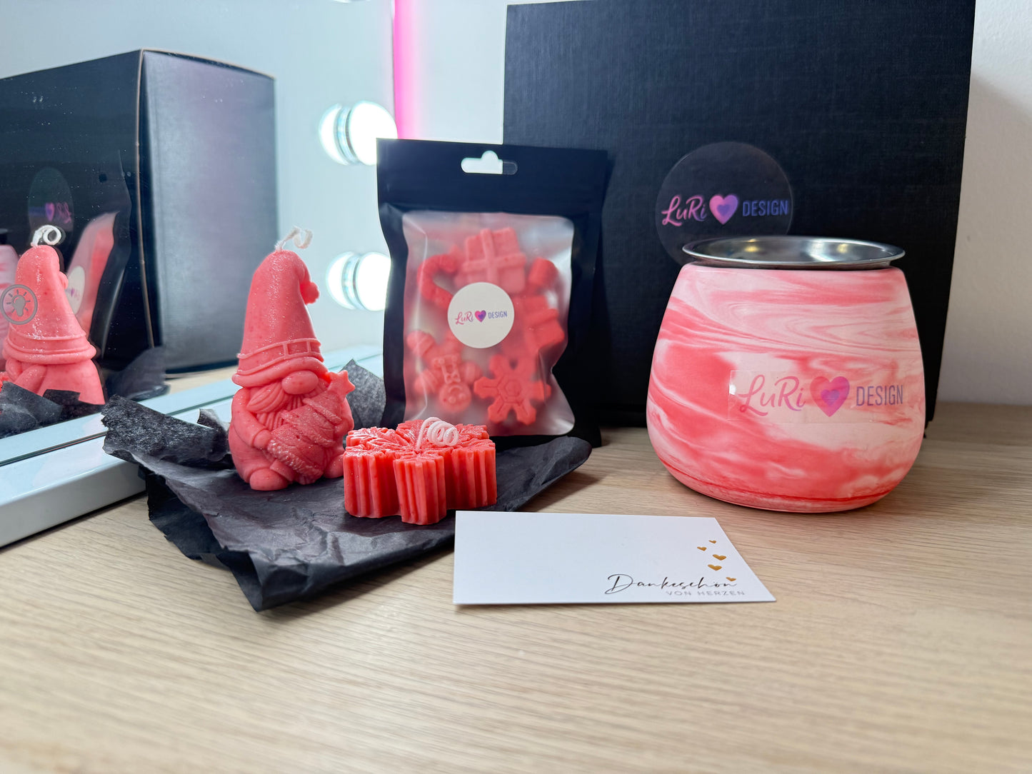 Weihnachtsgeschenkbox – mit Duftwachsschmelzer, Duftkerzen, weihnachtliche Dekokerzen und Duftmelts